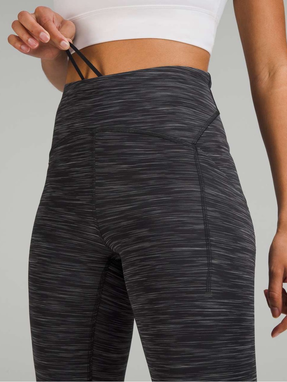 Lululemon Power Thru High-Rise Tight 25"
Heathered Black size 10 - Picture 3 of 7